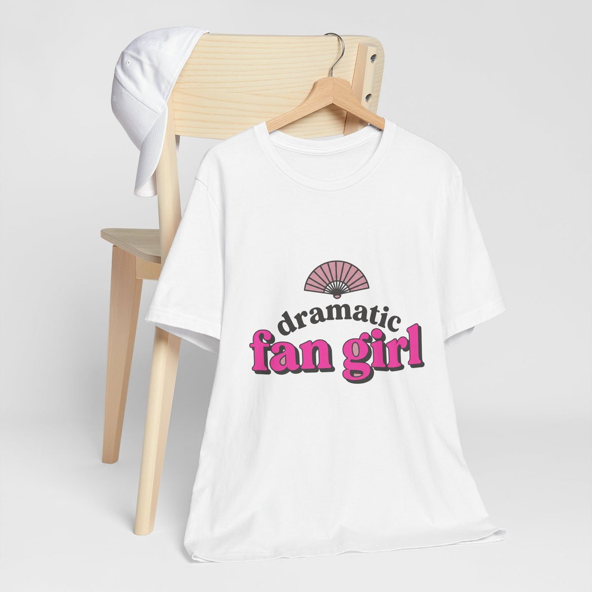dramatic fan girl