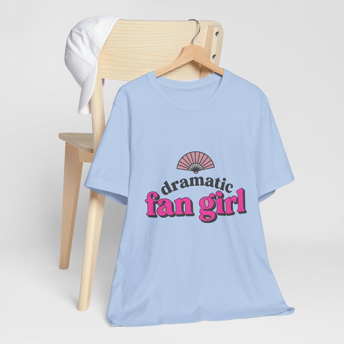 dramatic fan girl